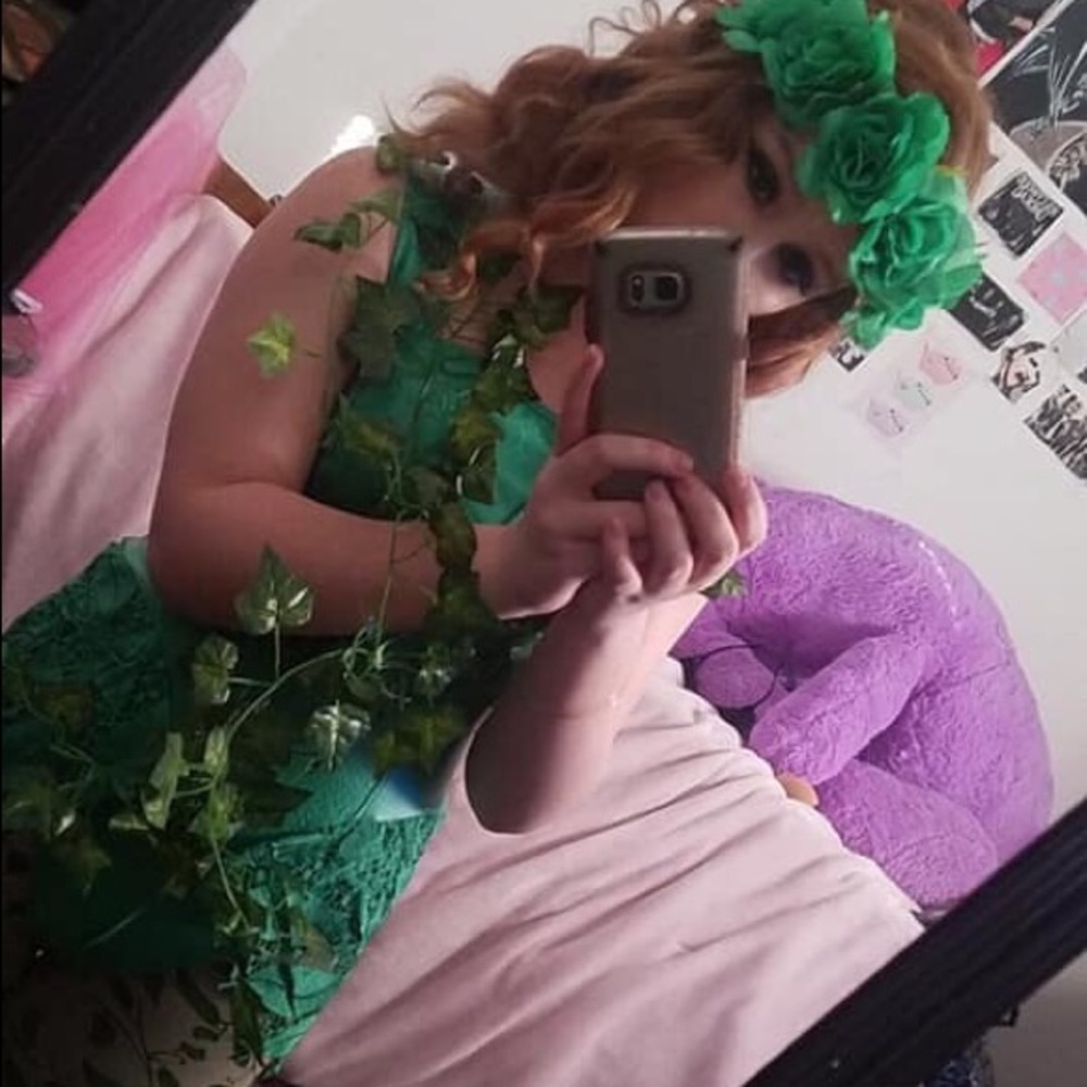 Poison ivy costume